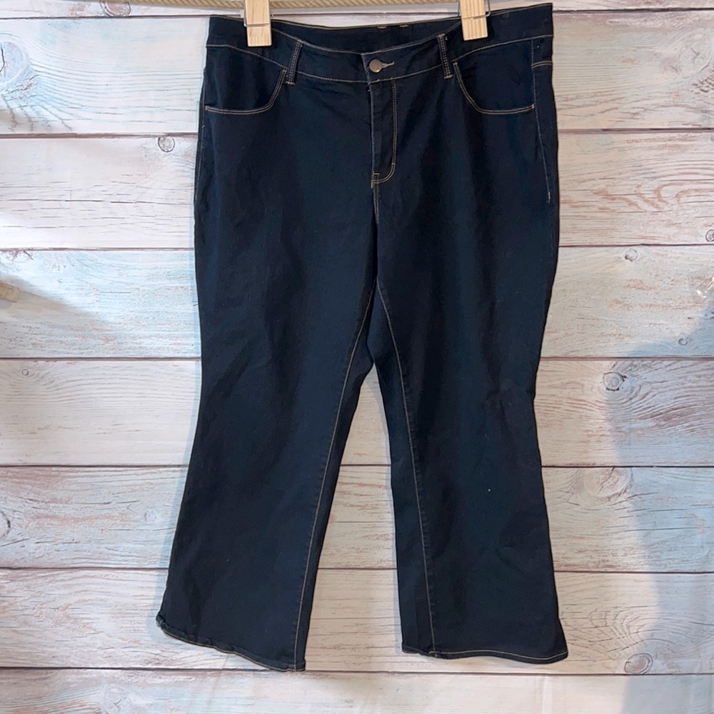 26WP Faded Glory woman’s jeans In excellent like new condition Stretch w…
